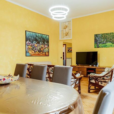 Luxe Apartment Near Milano, Rho Fiera E Mxp Busto Arsizio Bagian luar foto