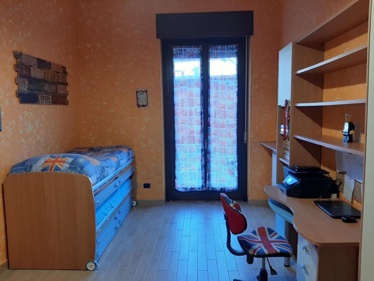 Luxe Apartment Near Milano, Rho Fiera E Mxp Busto Arsizio Bagian luar foto