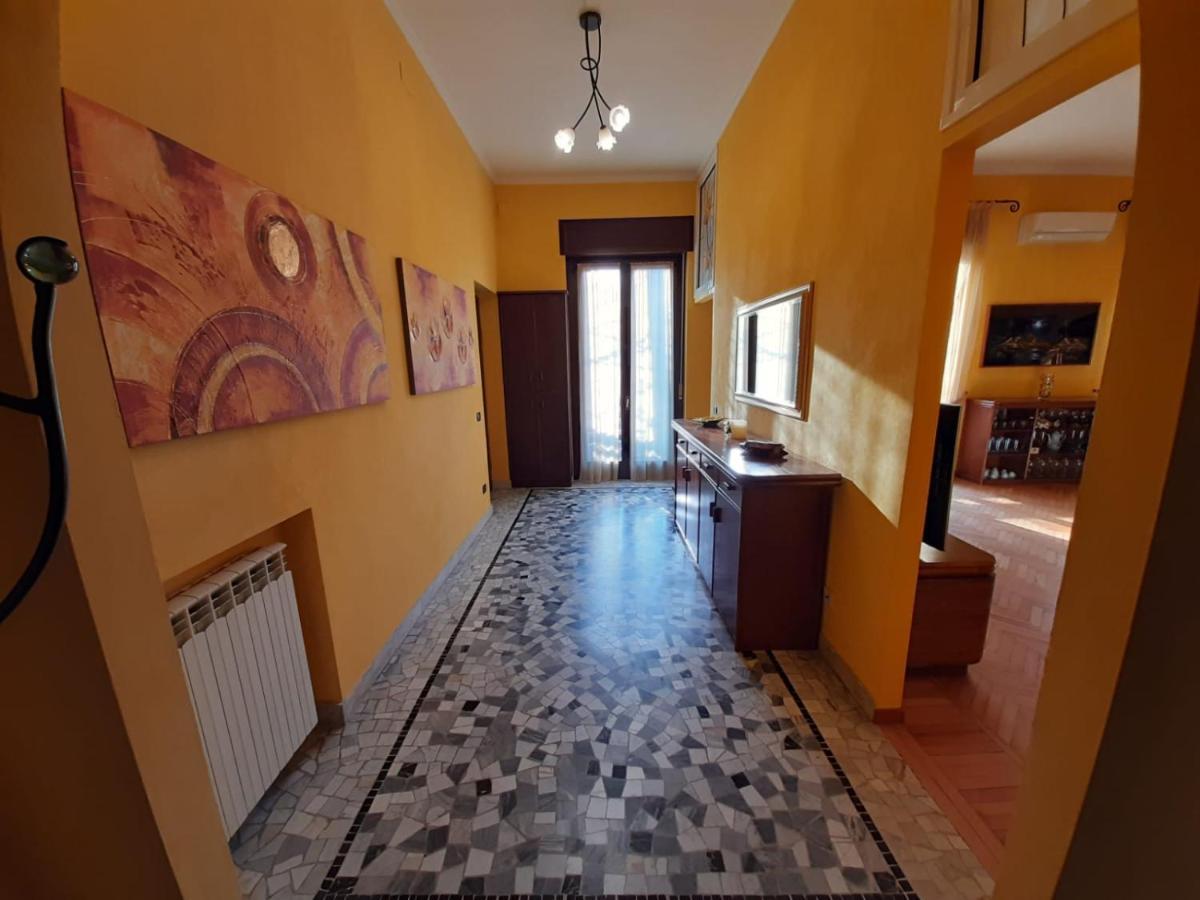 Luxe Apartment Near Milano, Rho Fiera E Mxp Busto Arsizio Bagian luar foto
