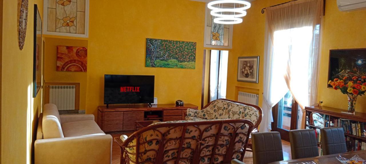 Luxe Apartment Near Milano, Rho Fiera E Mxp Busto Arsizio Bagian luar foto