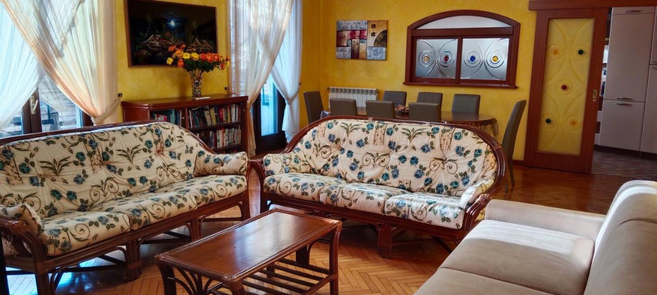 Luxe Apartment Near Milano, Rho Fiera E Mxp Busto Arsizio Bagian luar foto