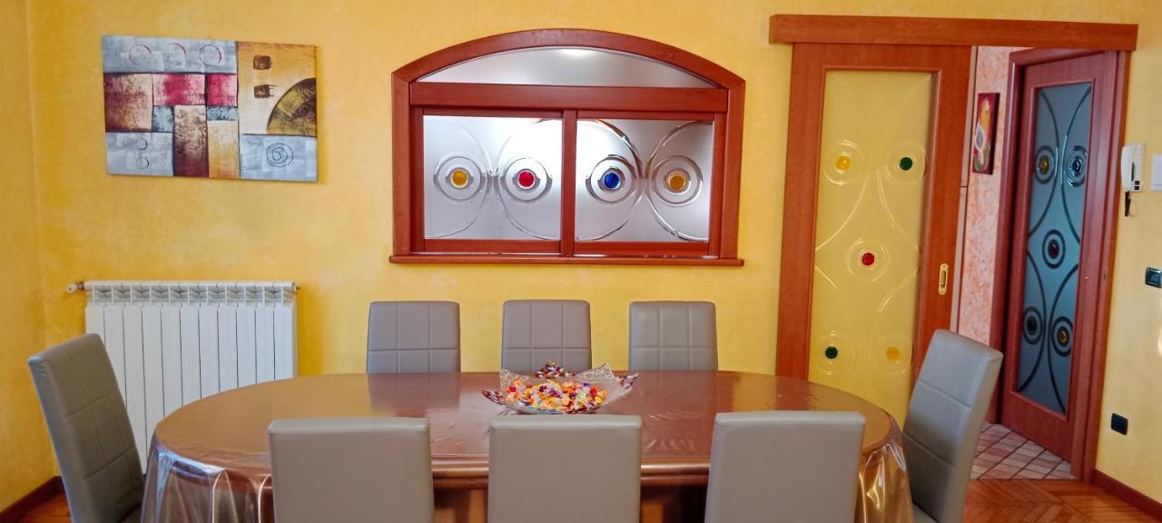Luxe Apartment Near Milano, Rho Fiera E Mxp Busto Arsizio Bagian luar foto
