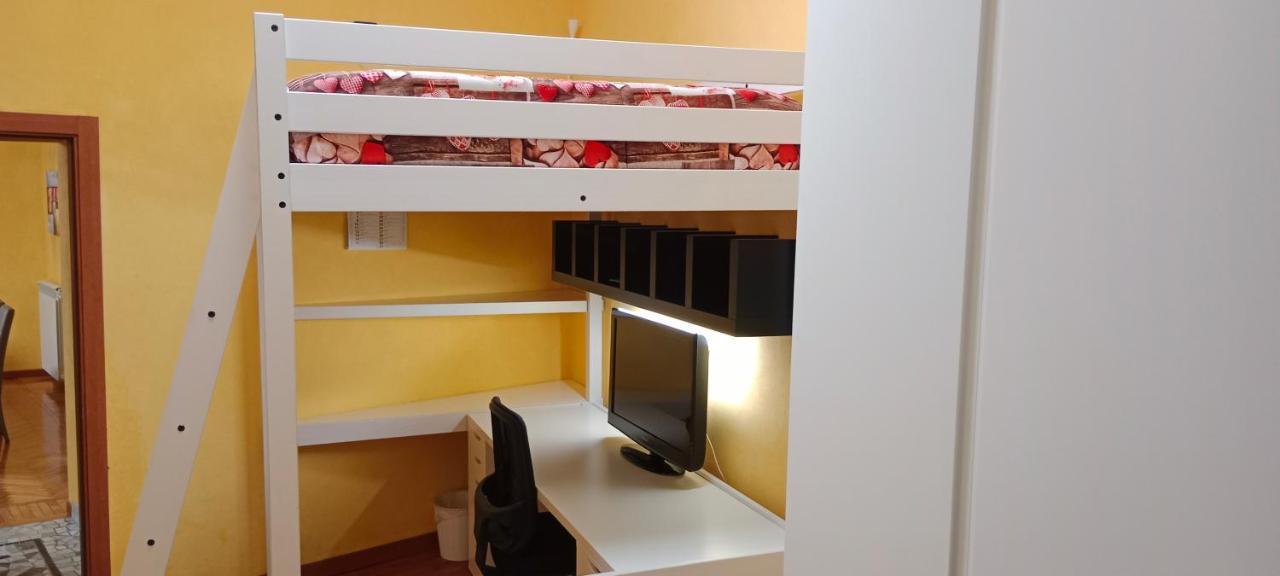 Luxe Apartment Near Milano, Rho Fiera E Mxp Busto Arsizio Bagian luar foto