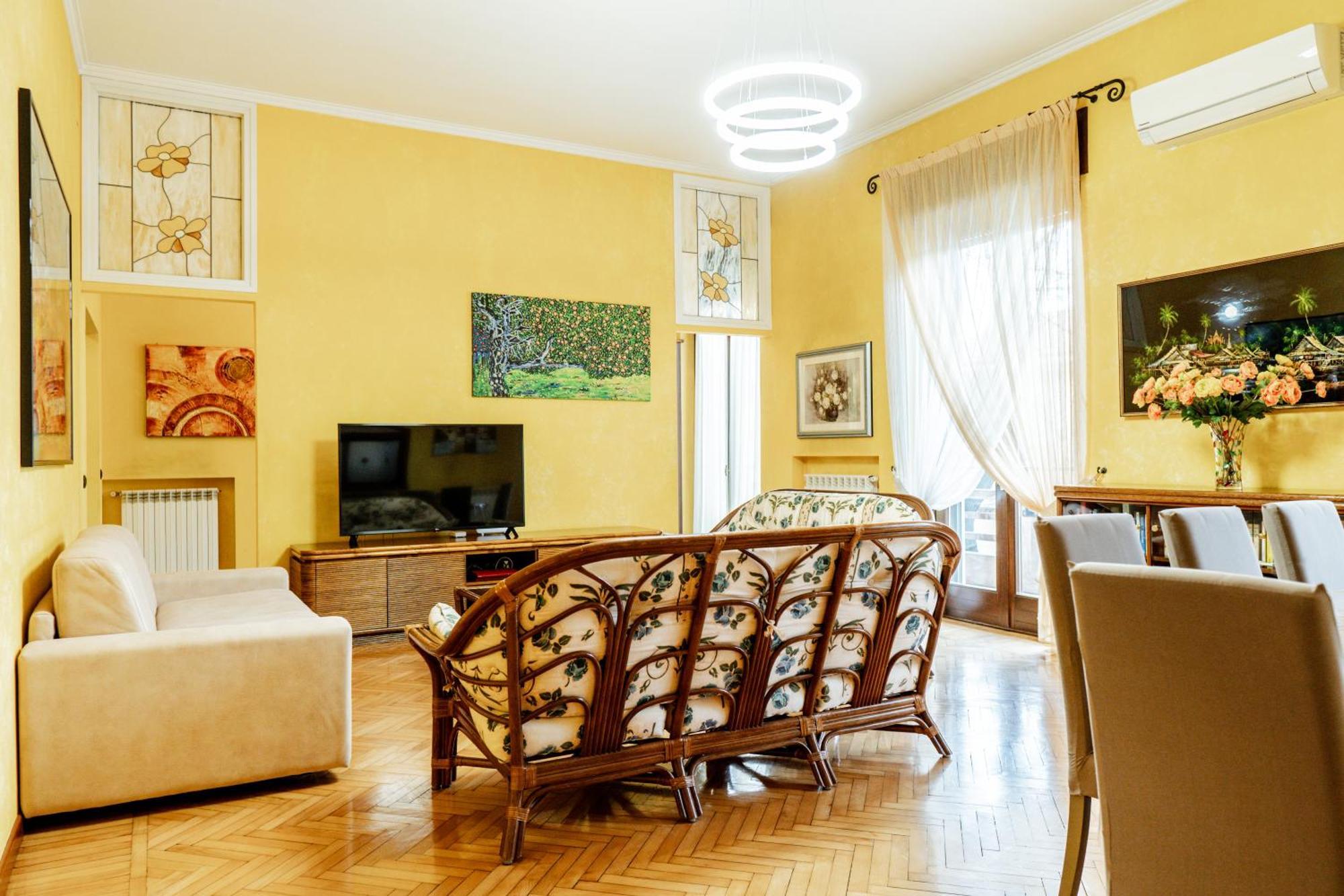Luxe Apartment Near Milano, Rho Fiera E Mxp Busto Arsizio Bagian luar foto