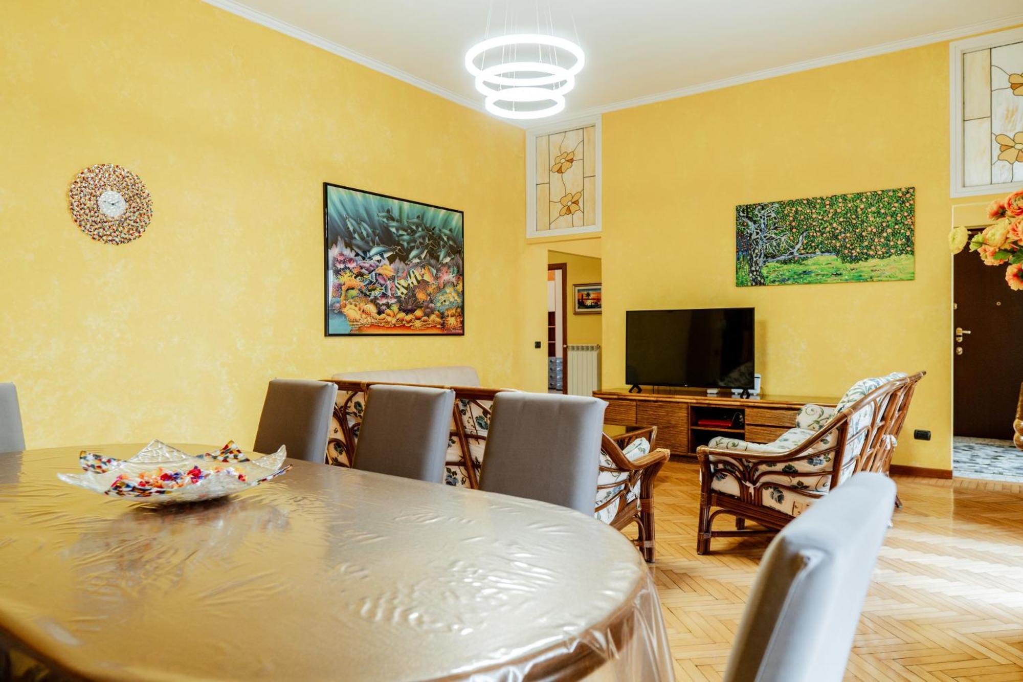 Luxe Apartment Near Milano, Rho Fiera E Mxp Busto Arsizio Bagian luar foto