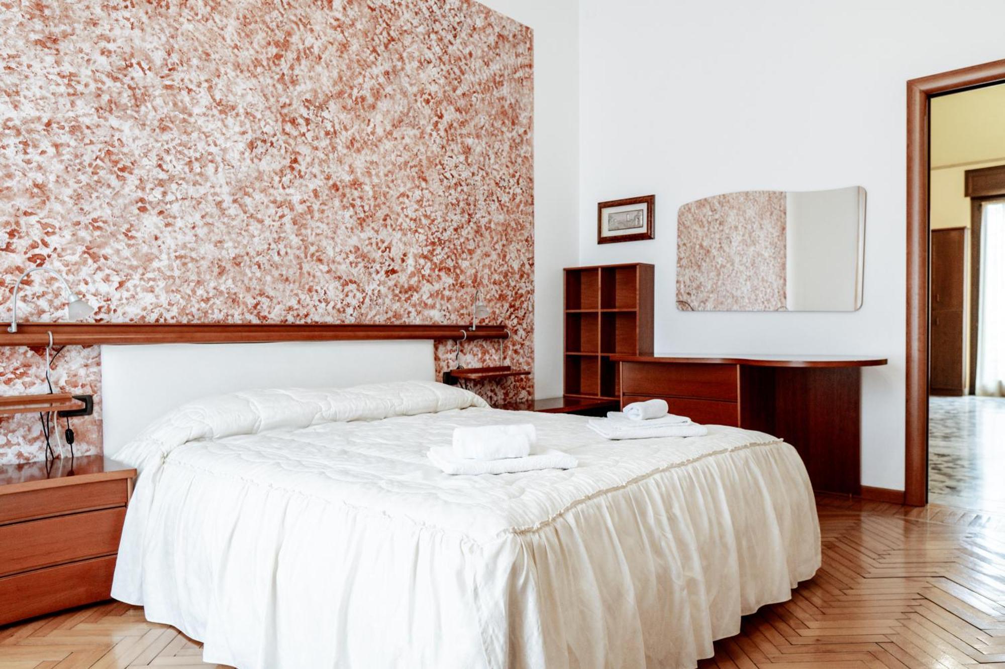 Luxe Apartment Near Milano, Rho Fiera E Mxp Busto Arsizio Bagian luar foto