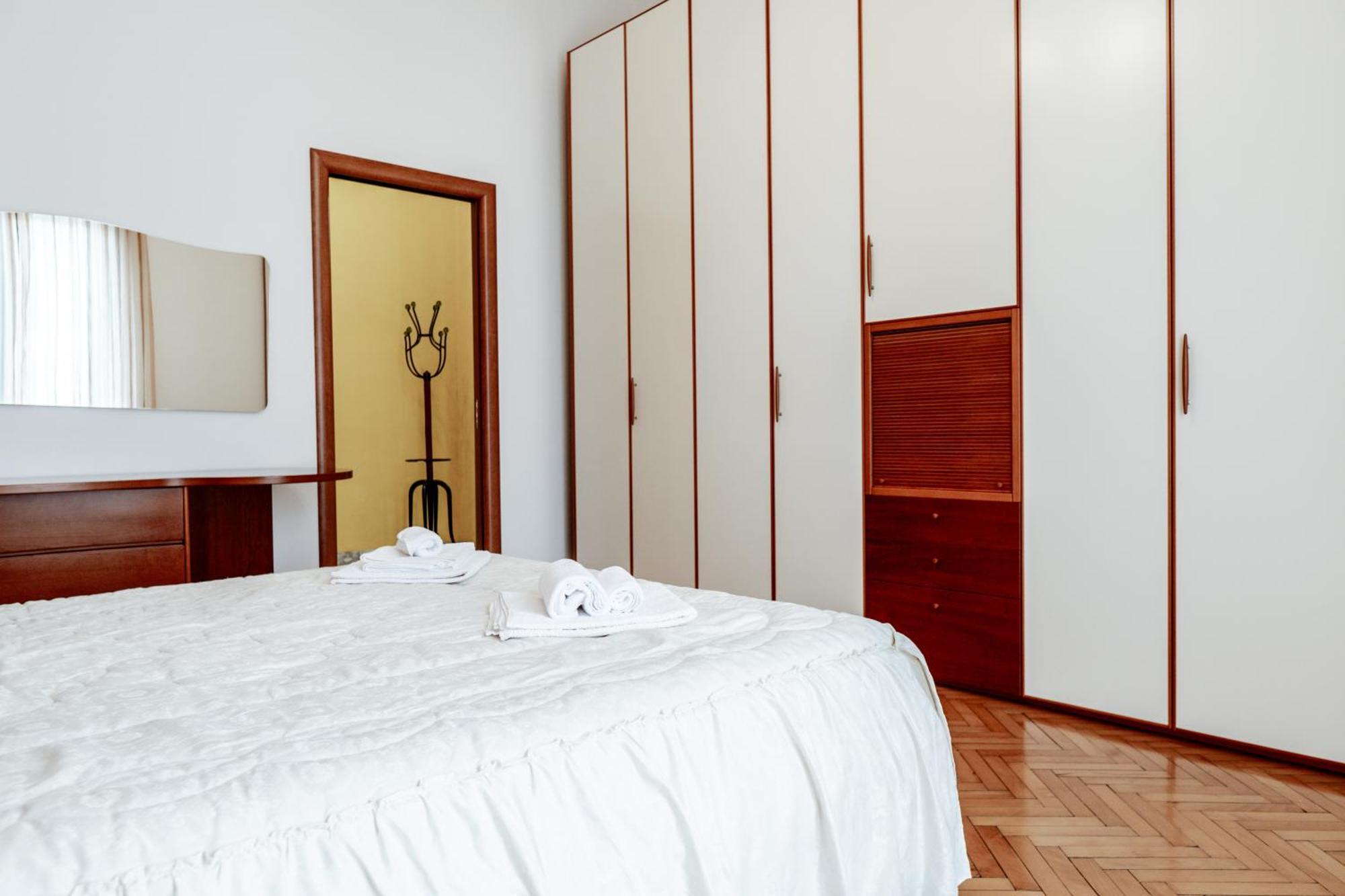 Luxe Apartment Near Milano, Rho Fiera E Mxp Busto Arsizio Bagian luar foto